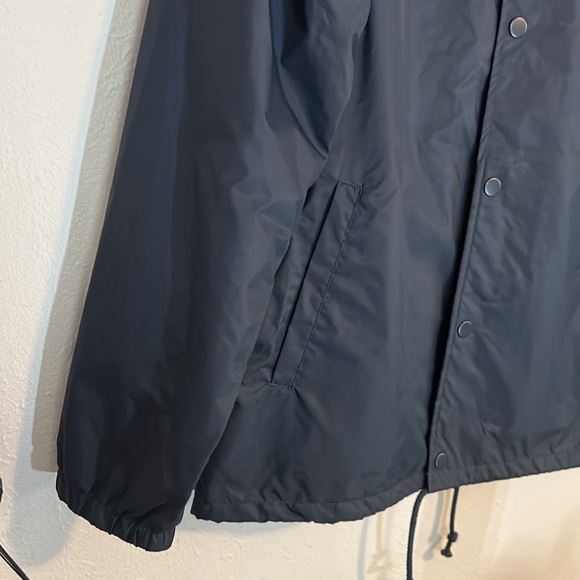 SOLD!!!!!!Vans Navy Windbreaker with Pockets and Adjustable Drawstring Chord! - Picture 4 of 9